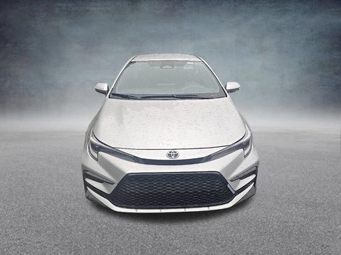 Used 2025 Toyota Corolla SE FWD image 3