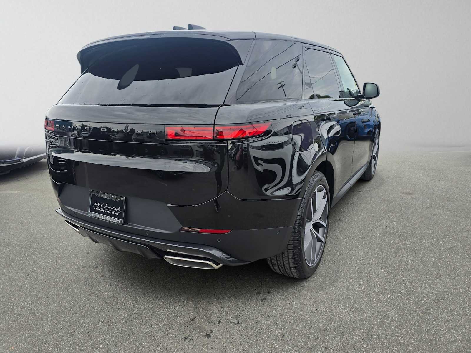 New 2027 Land Rover Range Rover Sport SE AWD/4WD image 5