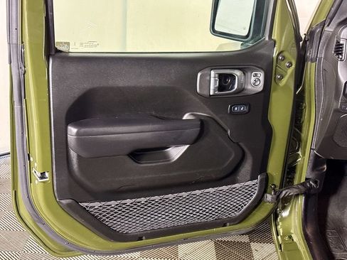 Used 2024 Jeep Wrangler Unlimited AWD/4WD image 10