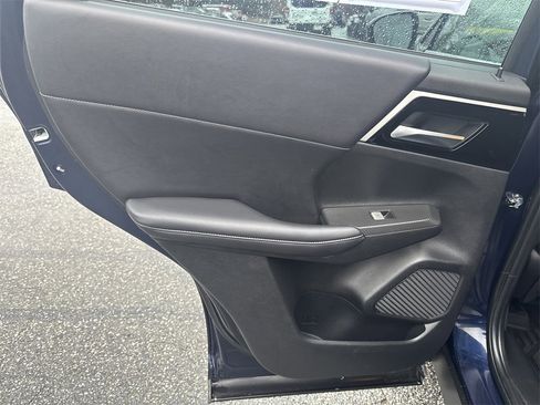 Used 2023 Mitsubishi Outlander SE image 22