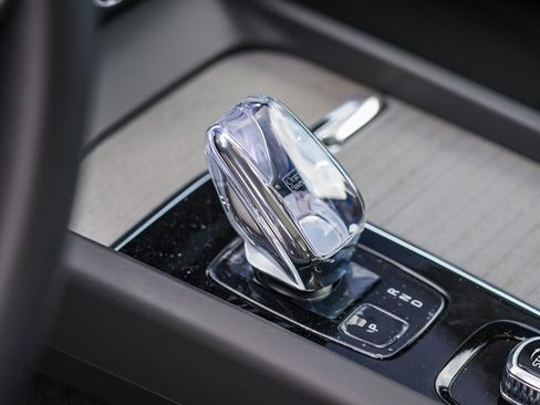 New 2025 Volvo V60 B5 Cross Country Ultra w/ Protection Package Premier image 23