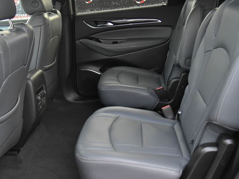 Used 2024 Buick Enclave Premium image 39