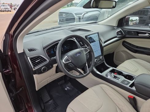 Used 2024 Ford Edge Titanium w/ Equipment Group 301A AWD/4WD image 10
