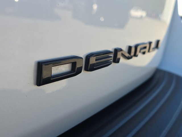 Used 2023 GMC Yukon Denali Ultimate AWD/4WD image 9