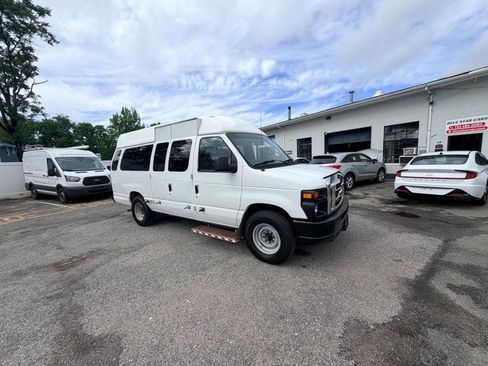Used 2014 Ford E-250 and Econoline 250 Extended w/ Power Group RWD image 28
