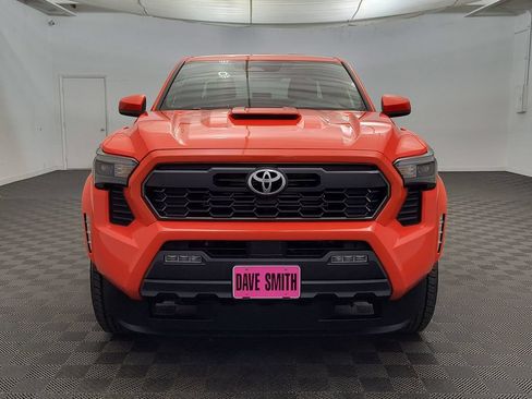 Used 2024 Toyota Tacoma TRD Sport AWD/4WD image 6