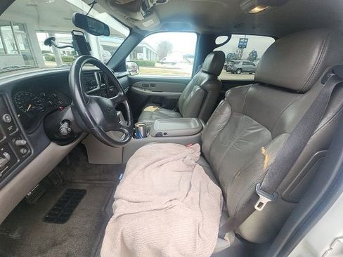 Used 2002 Chevrolet Suburban LT image 14