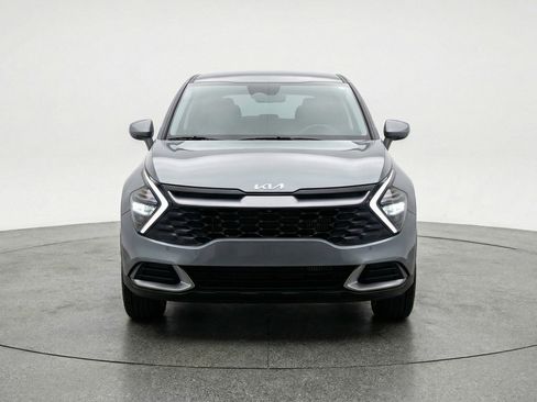 Used 2025 Kia Sportage LX image 2