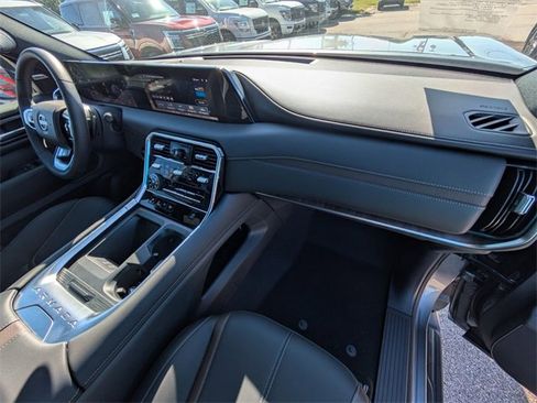 New 2025 Nissan Armada SL w/ Captain's Chari Seat Package image 36