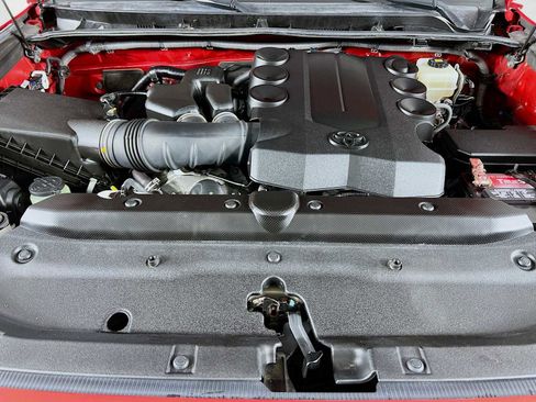 Used 2018 Toyota 4Runner SR5 image 29