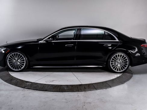 Used 2023 Mercedes-Benz S 580 4MATIC Sedan image 3