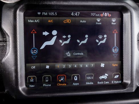 Used 2021 Jeep Wrangler Unlimited Sahara w/ Cold Weather Group AWD/4WD image 31