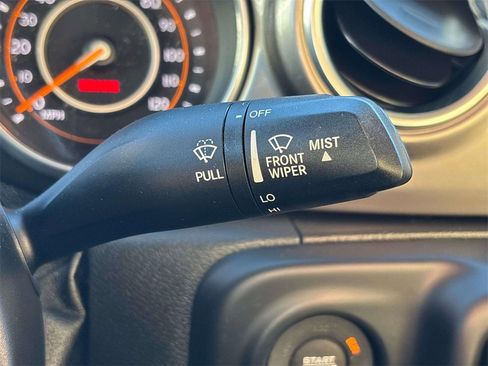 Used 2018 Jeep Wrangler Unlimited Sahara image 27