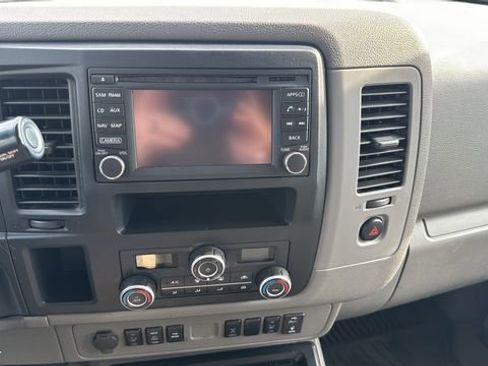 Used 2015 Nissan NV 3500 SL image 10