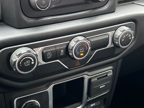 Used 2021 Jeep Gladiator Sport w/ Auxiliary Switch Group image 16