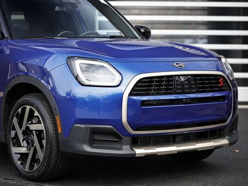 Used 2025 MINI Cooper Countryman S w/ Comfort Package Max image 2