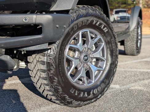 Used 2025 Ford Bronco Badlands image 33