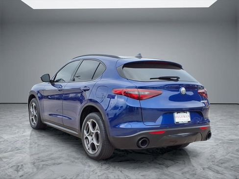 Used 2023 Alfa Romeo Stelvio Sprint image 5