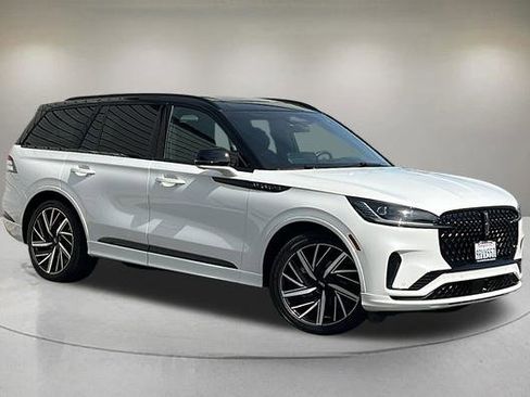 Used 2025 Lincoln Aviator Black Label w/ Black Label Special Edition image 1