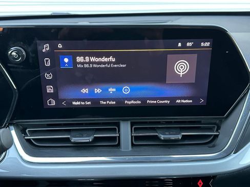 Used 2025 Chevrolet Trax LT image 21