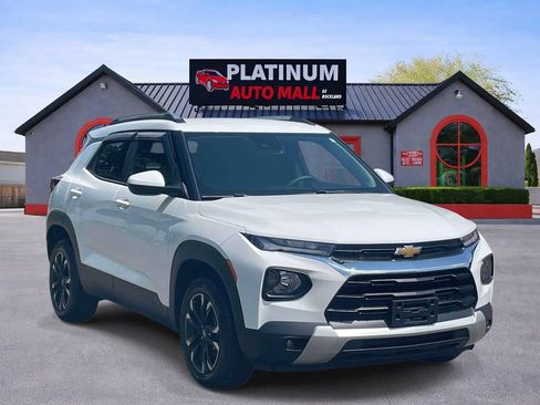 Used 2023 Chevrolet TrailBlazer LT w/ Convenience Package AWD/4WD image 1