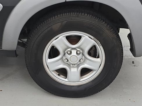 Used 2005 Toyota RAV4 2WD image 27