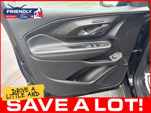 Used 2024 GMC Terrain SLT FWD image 11
