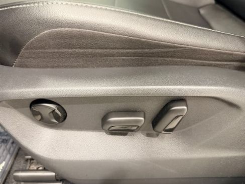 Used 2018 Volkswagen Tiguan SE w/ Panoramic Sunroof Package AWD/4WD image 38