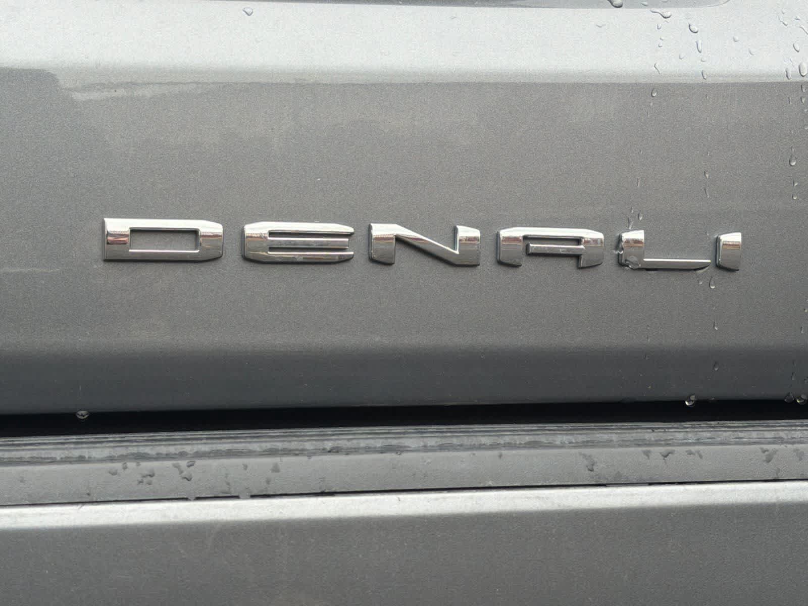Used 2021 GMC Yukon Denali w/ Denali Ultimate Package AWD/4WD image 30