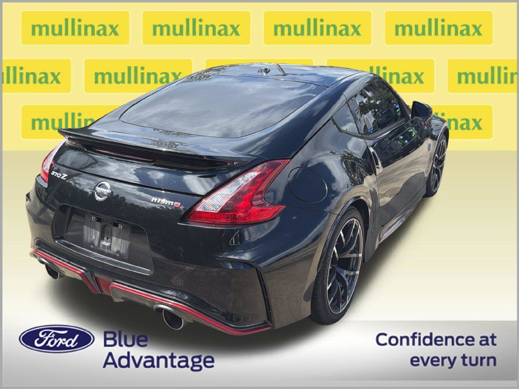 Used 2019 Nissan 370Z NISMO RWD image 4