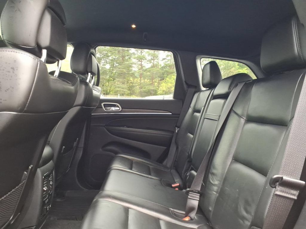 Used 2019 Jeep Grand Cherokee Limited AWD/4WD image 10