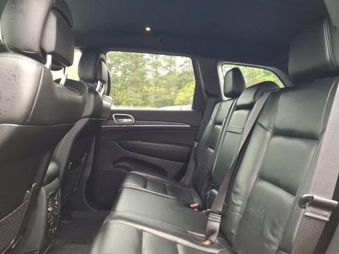 Used 2019 Jeep Grand Cherokee Limited AWD/4WD image 10