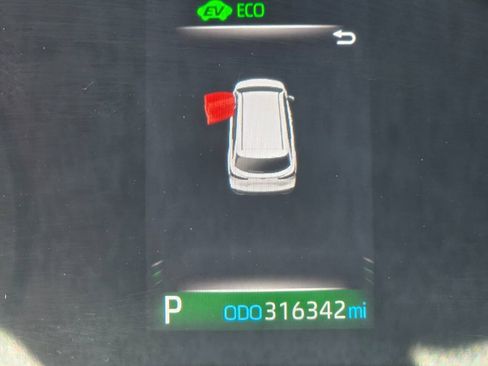 Used 2021 Toyota Sienna XLE FWD image 18