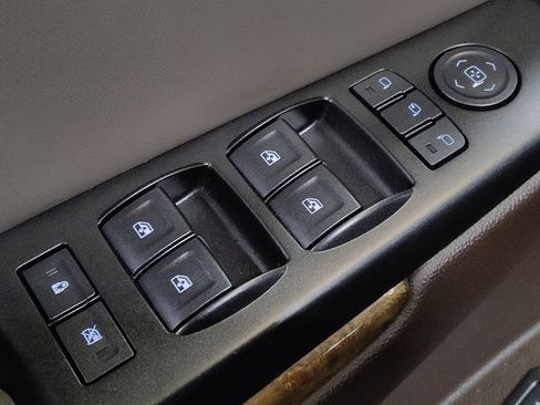 Used 2016 GMC Yukon Denali w/ Open Road Package image 27