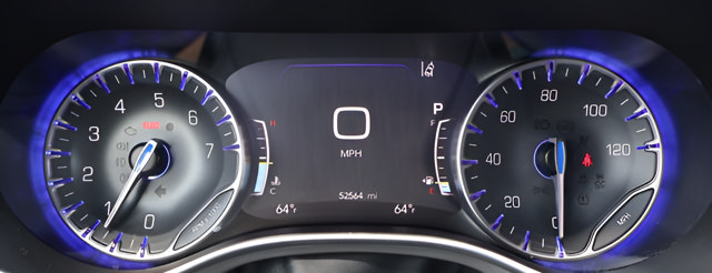 Used 2025 Chrysler Pacifica Select FWD image 25