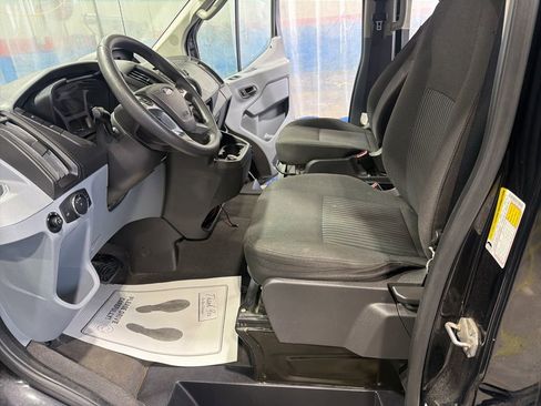 Used 2018 Ford Transit 150 XL image 11