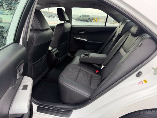 Used 2014 Toyota Camry SE FWD image 11