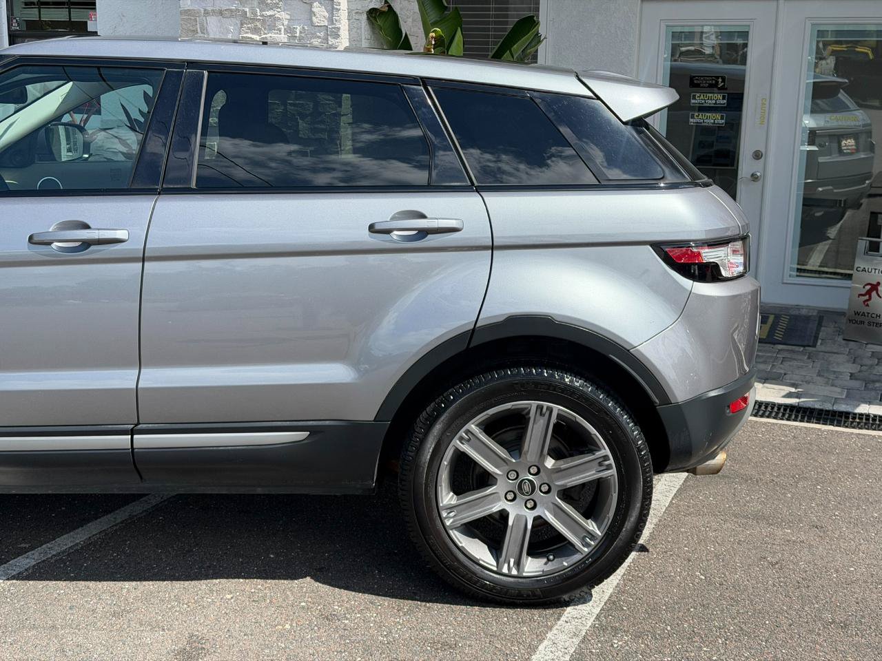 Used 2013 Land Rover Range Rover Evoque Pure Plus AWD/4WD image 9