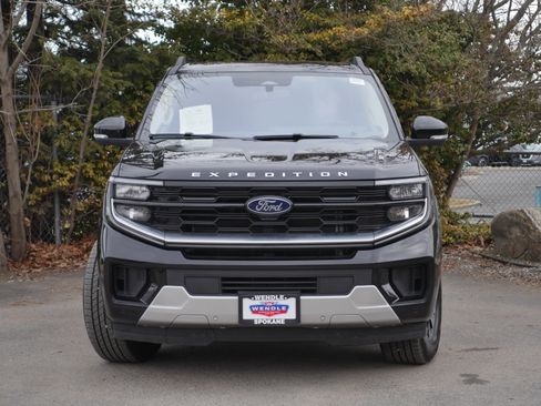 Certified 2025 Ford Expedition Max Platinum image 38