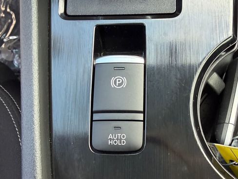 Used 2024 Nissan Rogue S FWD image 28