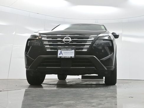 Used 2024 Nissan Rogue S image 54