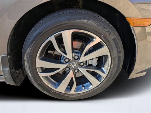 Certified 2022 Honda Odyssey Touring image 11