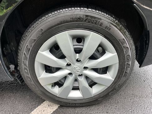 Used 2015 Toyota Corolla LE FWD image 23