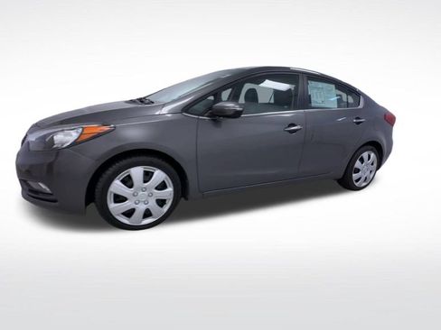 Used 2014 Kia Forte EX w/ Premium Package FWD image 4