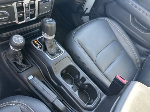 Used 2024 Jeep Wrangler Sahara w/ Technology Group image 34