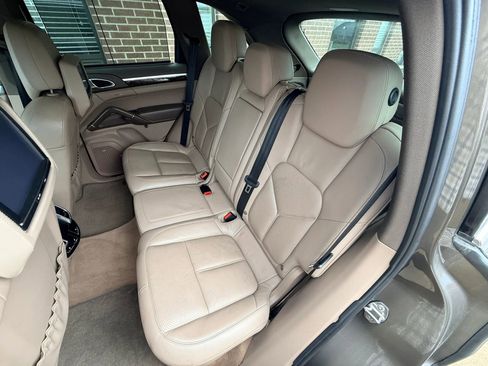 Used 2013 Porsche Cayenne S AWD/4WD image 29