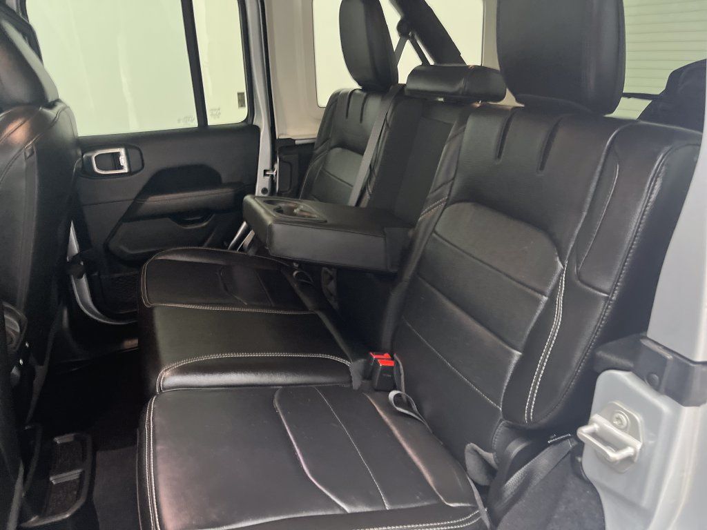Used 2023 Jeep Wrangler Unlimited Sahara w/ Cold Weather Group AWD/4WD image 13
