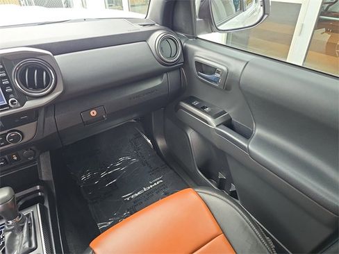 Used 2023 Toyota Tacoma TRD Sport image 14