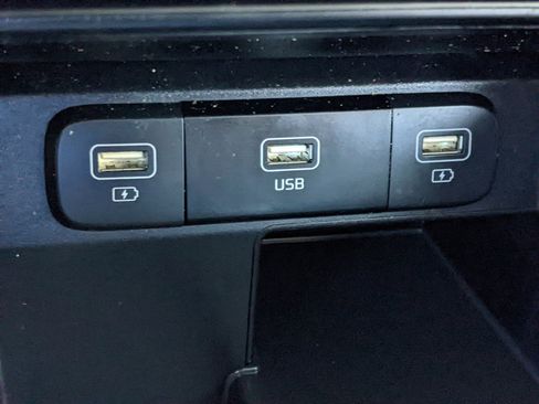 Used 2023 Kia Sorento LX image 23