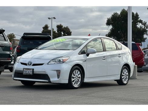 Used 2014 Toyota Prius Prime Plug-In Hybrid FWD image 8